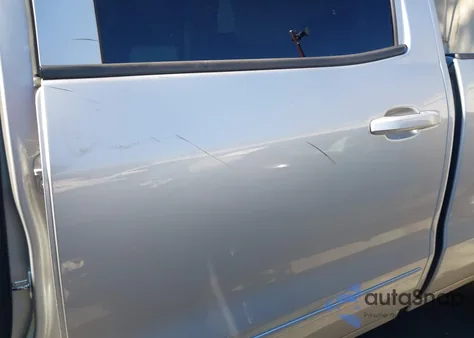 2018 Chevrolet Silverado 1500 2Lt z USA, uszkodzony, nr VIN 3GCUKREC0JG414119